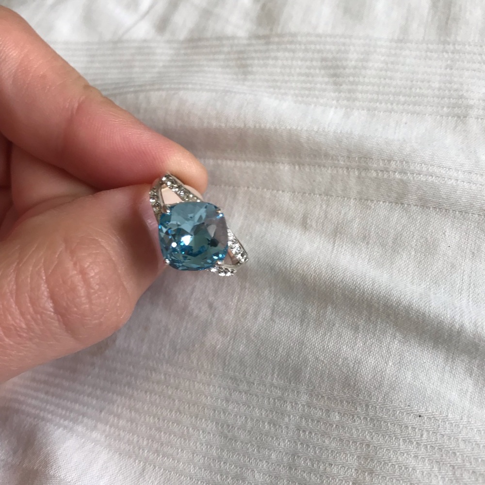 Ring - Picture 3 of 3